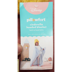 The Disney Collection by Pillowfort Princess Cinderella Kids' Hooded Blanket*